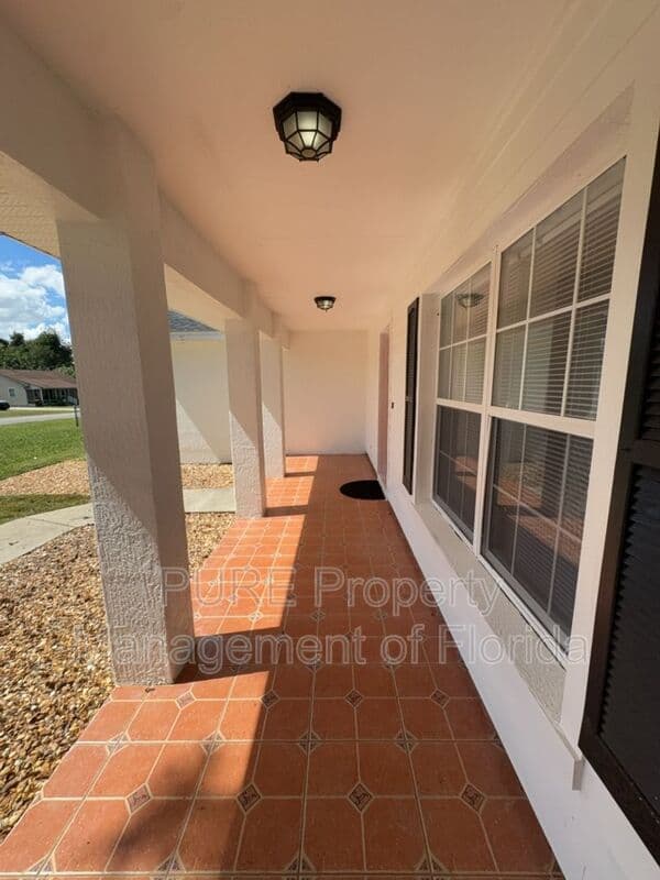 Ocala House: 645 NW 65th St