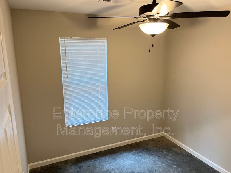 Memphis House: 2645 Mirror Avenue