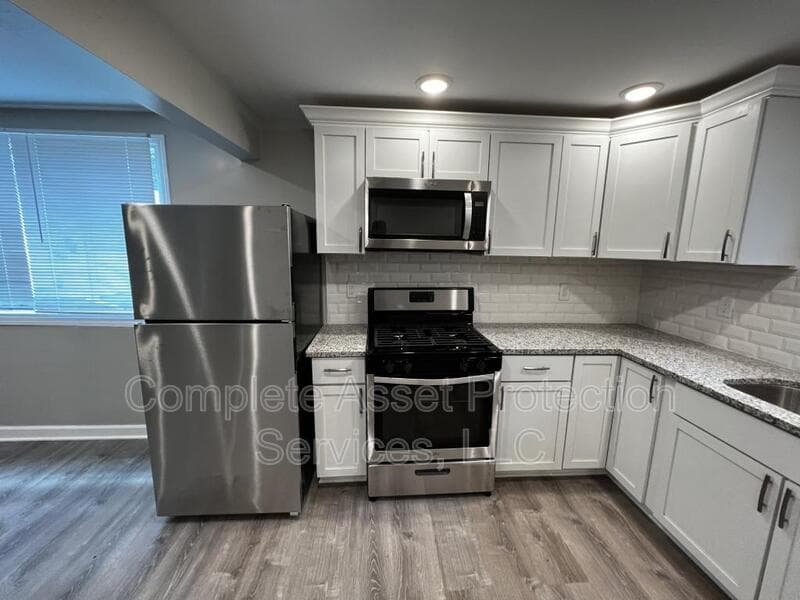 Portage House: 2326 Hickory St.