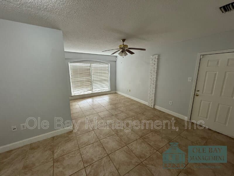 Mobile House: 6201 Three Notch Rd