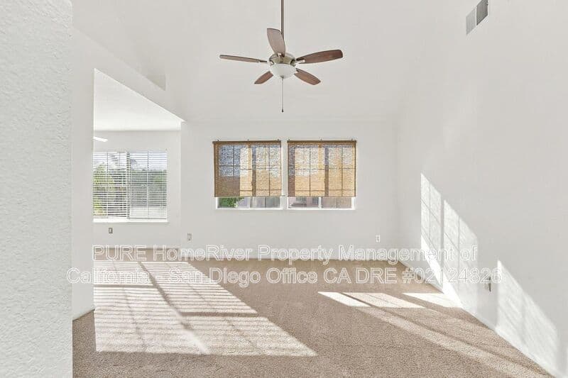 El Cajon House: 12090 Calle de Montana