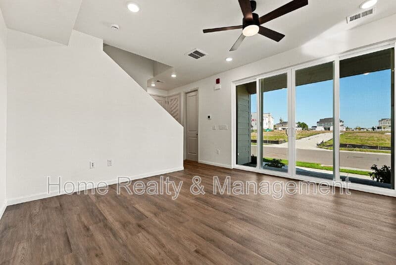 Erie Townhome: 1364 Penner Dr