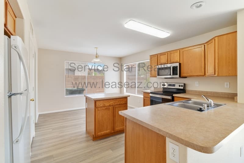 Litchfield Park House: 12609 W Orange Dr