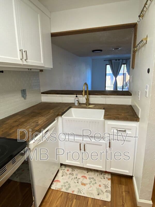 Reno House: 861 Nutmeg Place