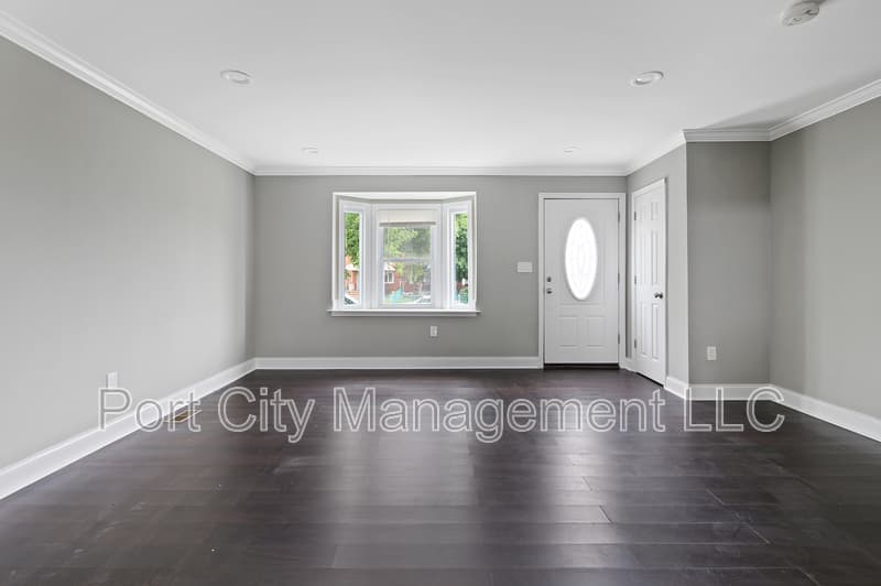 Dundalk Townhome: 1972 Guy Way