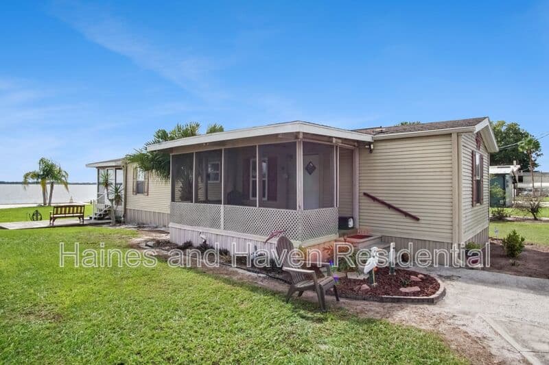 Haines City House: 3208 Lakeview Dr