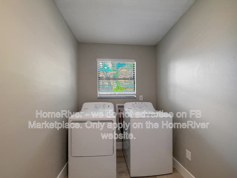 Pensacola House: 4780 Baywind Dr