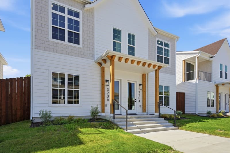 Fort Worth House: 3206 McCart Avenue