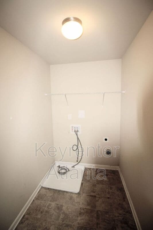 Dallas House: 12 Crown Dr