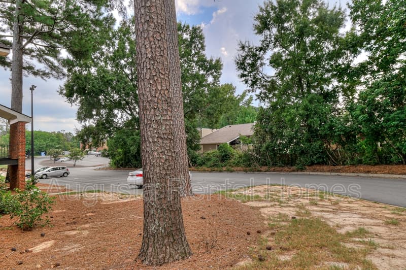 Augusta Condo: 2515 Center West Parkway - 9O