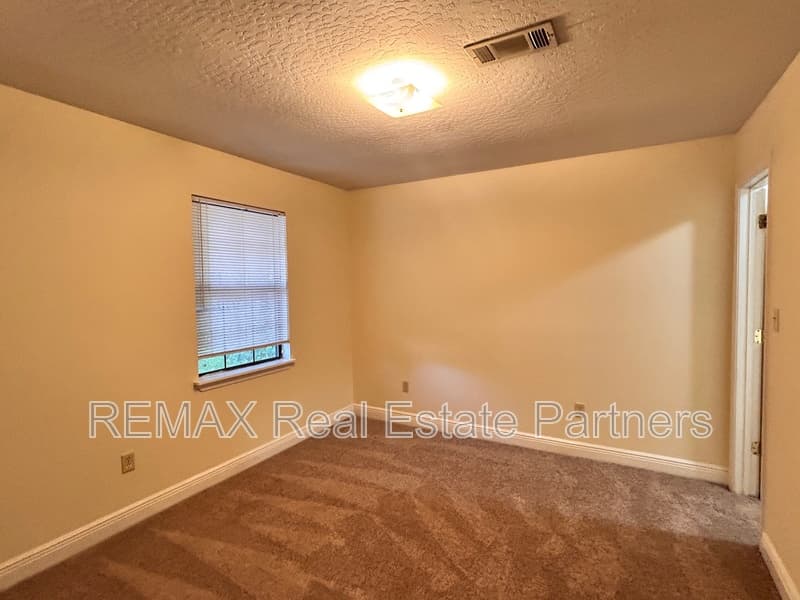 Hattiesburg Condo: 121 Lexington Dr