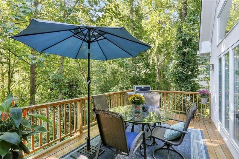 Atlanta House: 930 Manchester Place