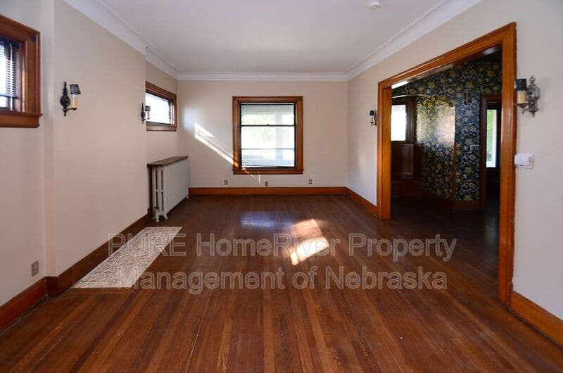 Omaha Condo: 1021 S 30th Ave