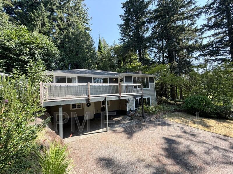 Kent House: 24625 148th Ave SE