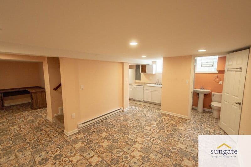 Baltimore House: 7023 Deerfield Rd