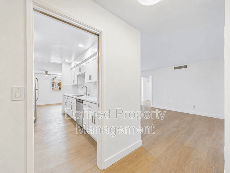 Sherman Oaks Condo: 4365 MAMMOTH AVE