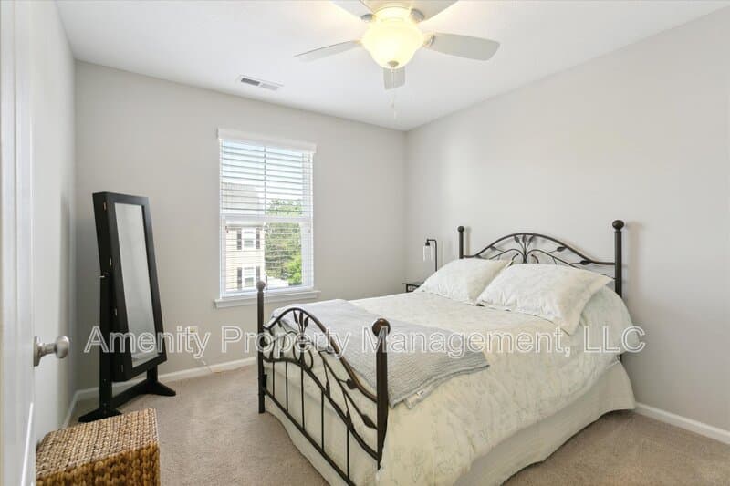 Williamsburg Townhome: 105 Prosperity Court - 1