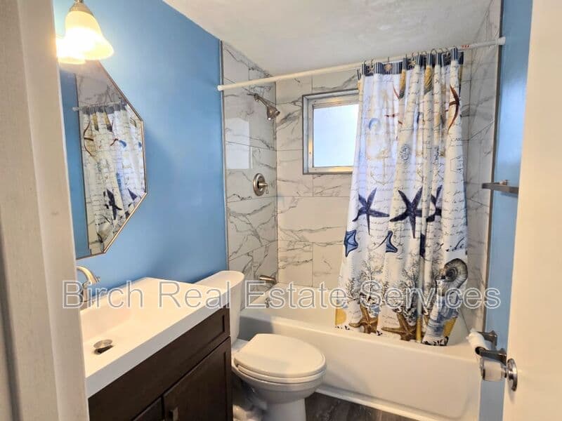Holiday House: 3545 Nixon Rd
