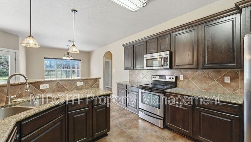Bulverde House: 5310 Meadow Lark Dr