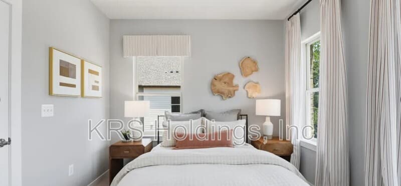 Woodbridge Townhome: 3738 District Dr.