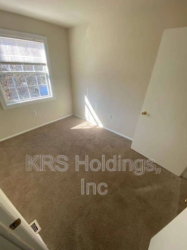 Richmond Condo: 1822 Chicago Ave