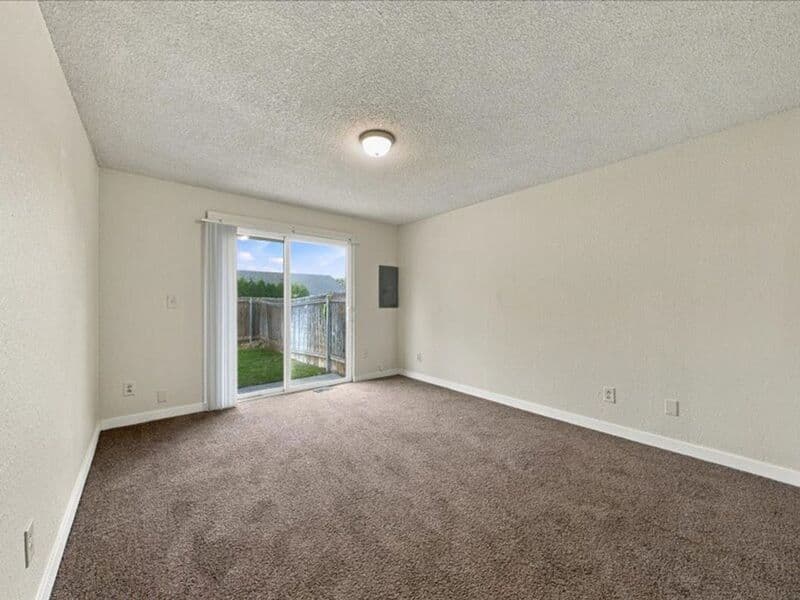 Kennewick Condo: 800 S. Huntington St.