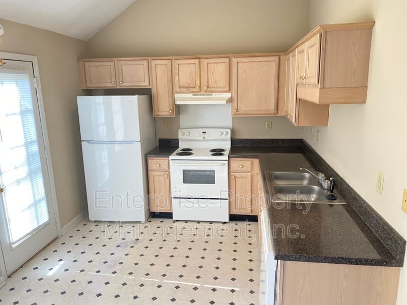 Memphis House: 3794 Walden Meadow Drive