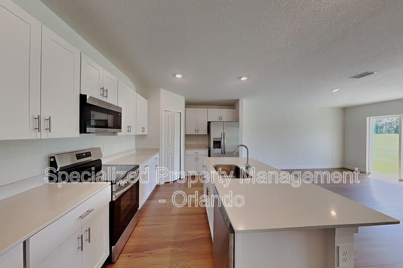 Ocala House: 4838 NW 16th Ln