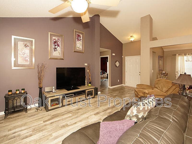 Hanahan House: 7237 Sweetgrass Blvd