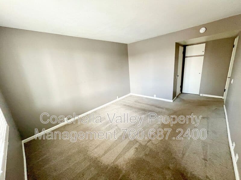 Palm Springs Condo: 400 N Sunrise Way