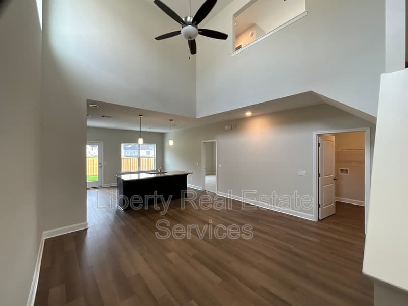 Hinesville House: 861 Grayson Ave