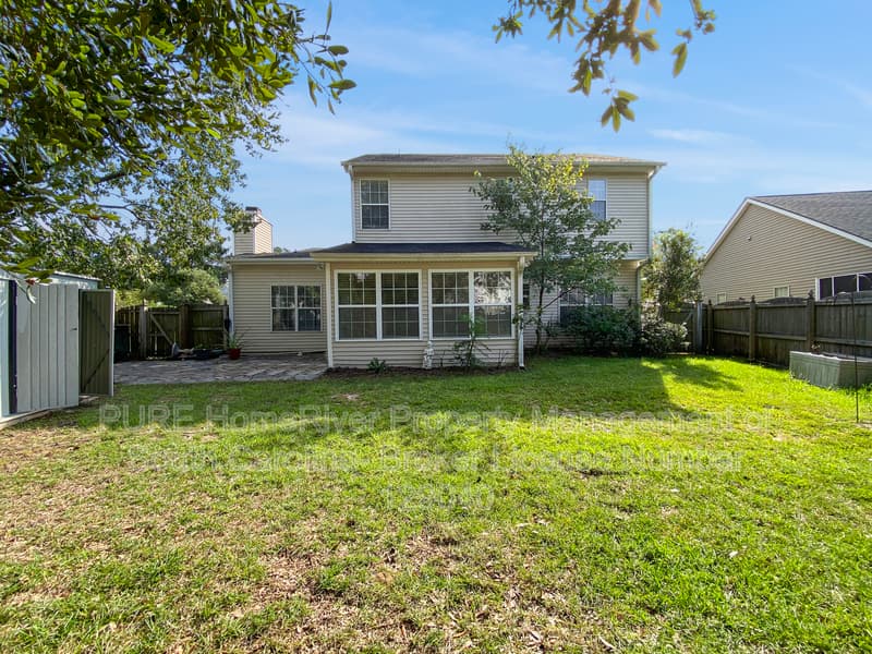 Goose Creek House: 109 Rockdale Ln
