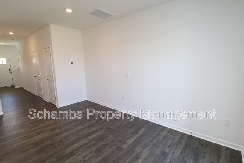 Wake Forest House: 360 Freestall Dr