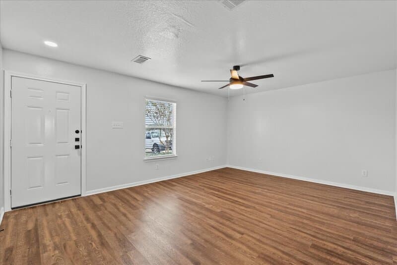 Dickinson Townhome: 2106 St Lucia Calle