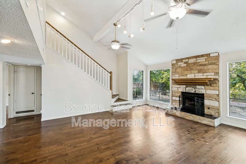 Dallas House: 4710 Fallon Place