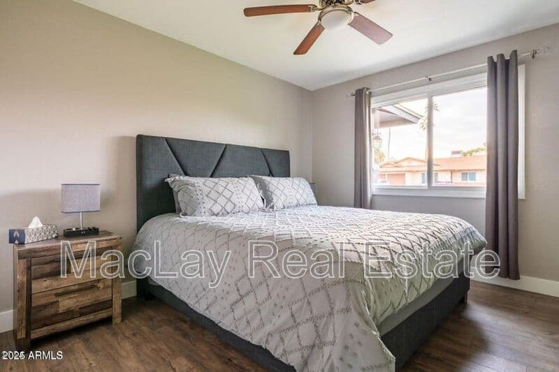 Tempe House: 2430 E Hermosa Dr