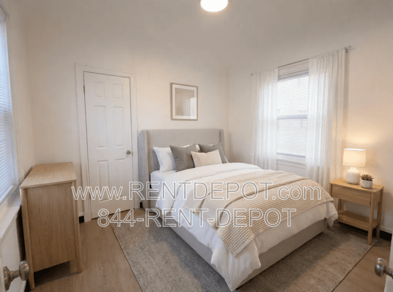 Evansville House: 1407 Howard St