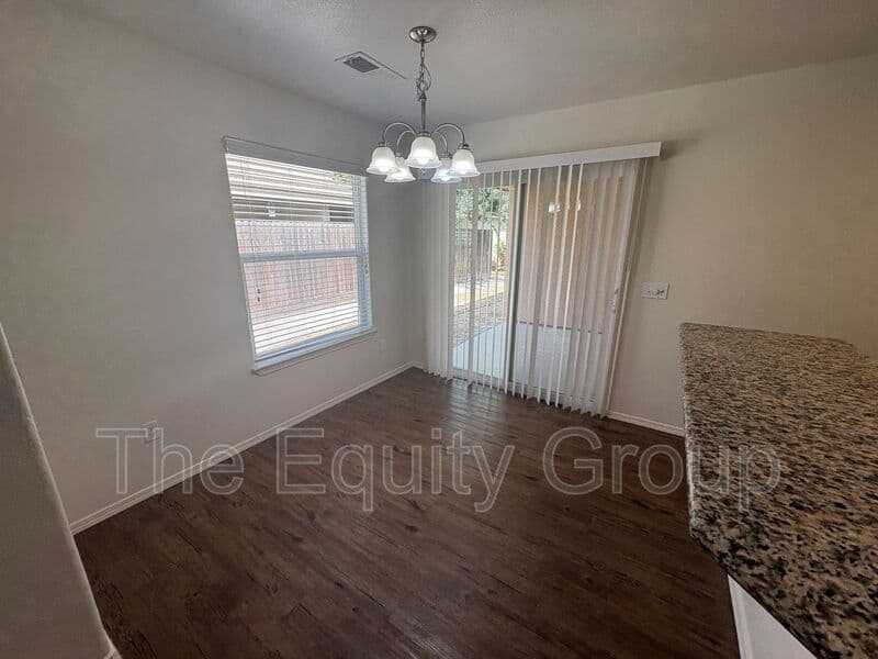 Tulare House: 2109 Bella Oaks Drive