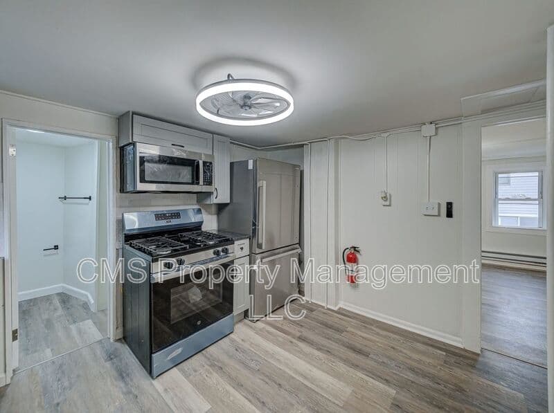 Somerville Condo: 148 Davenport Street