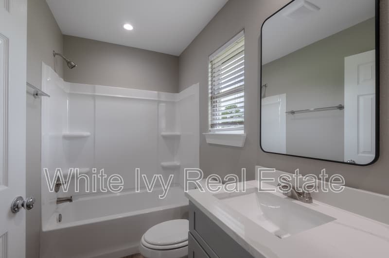 Point Blank House: 250 N Shady Oaks