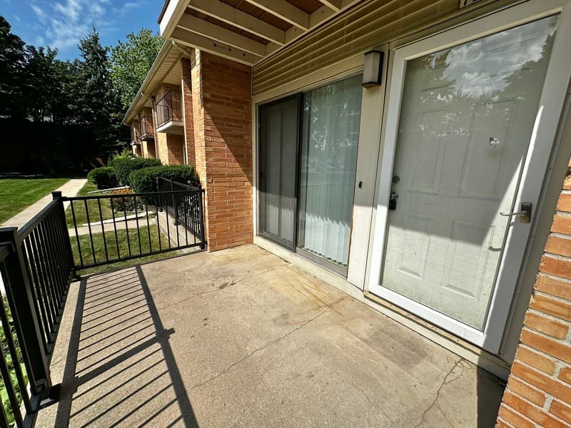 Oshkosh Condo: 725 W 9th Ave