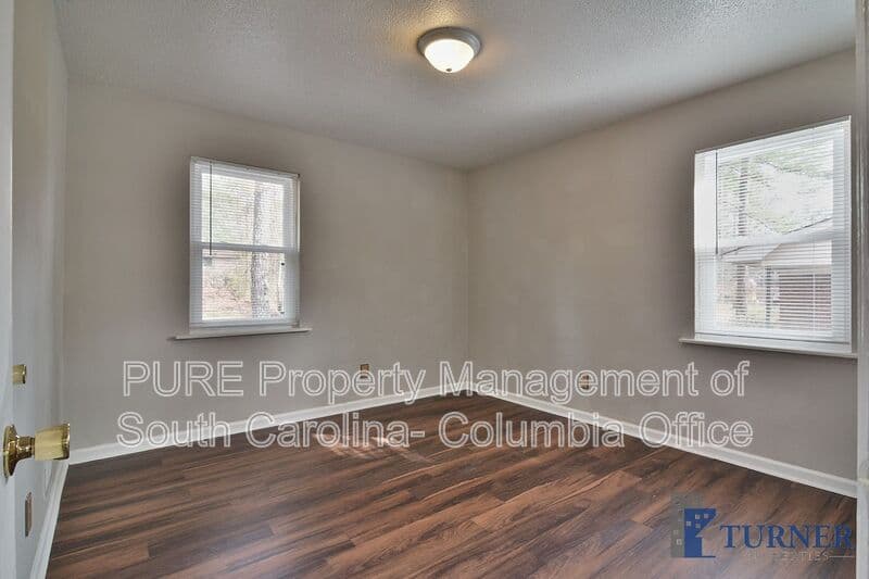 Columbia House: 532 Calvary Drive