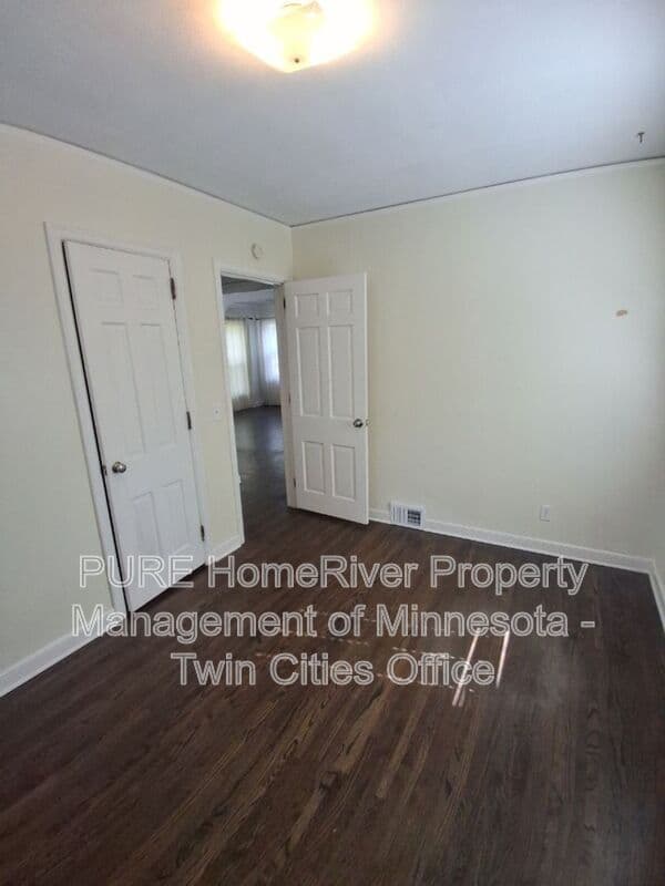 Saint Louis Park House: 2632 Toledo Avenue S