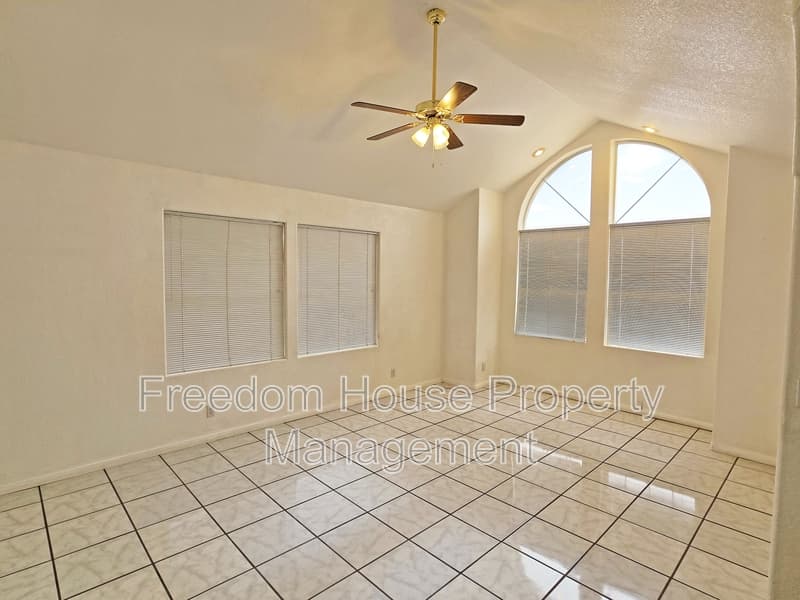 Pahrump House: 2060 River Plate Drive
