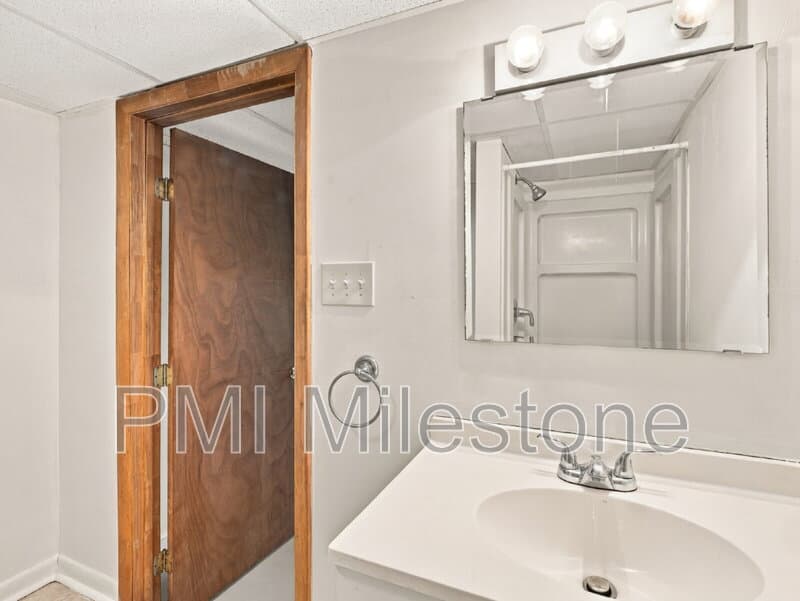 Boonsboro House: 103 Young Ave