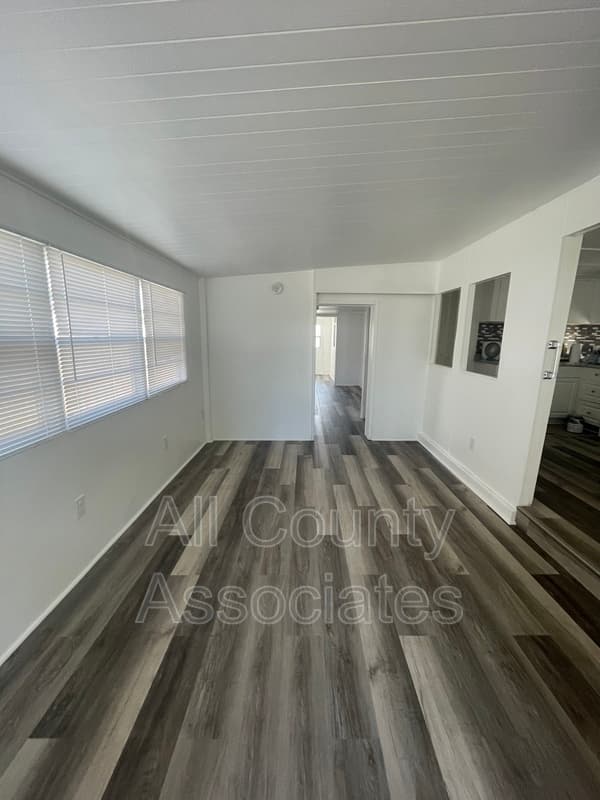 Holiday House: 2132 Kepner Dr