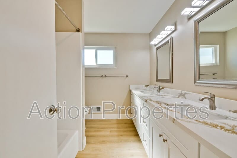 Mountain View House: 86 Dalma Drive