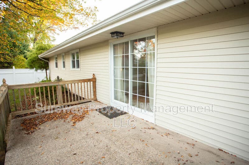 Cherry Hill House: 126 Sharrowvale Rd