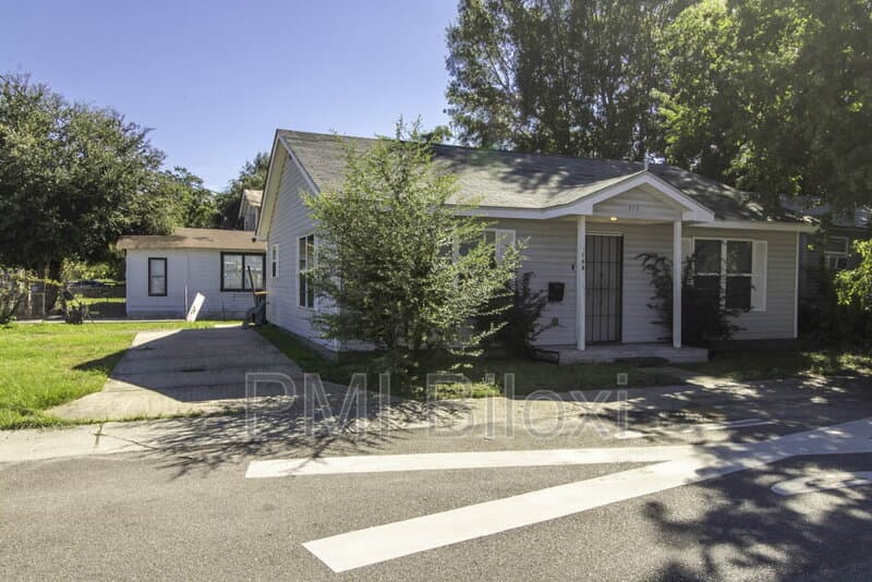 Biloxi House: 198 Keller Avenue