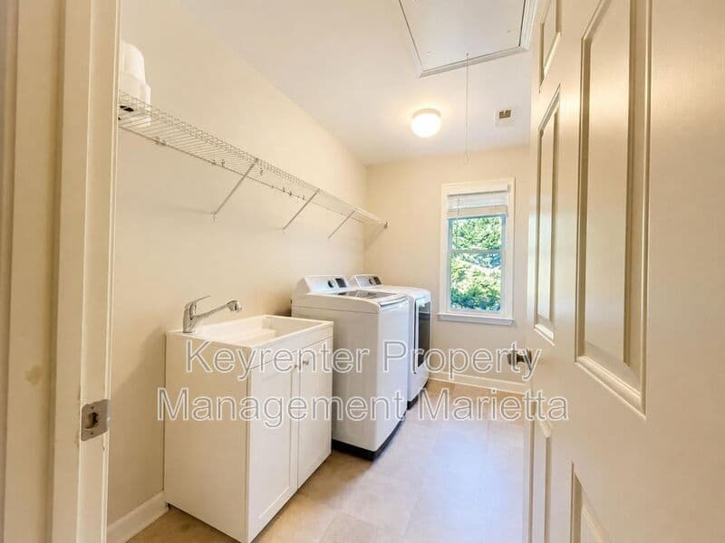Marietta House: 302 Rosemont Park Ln